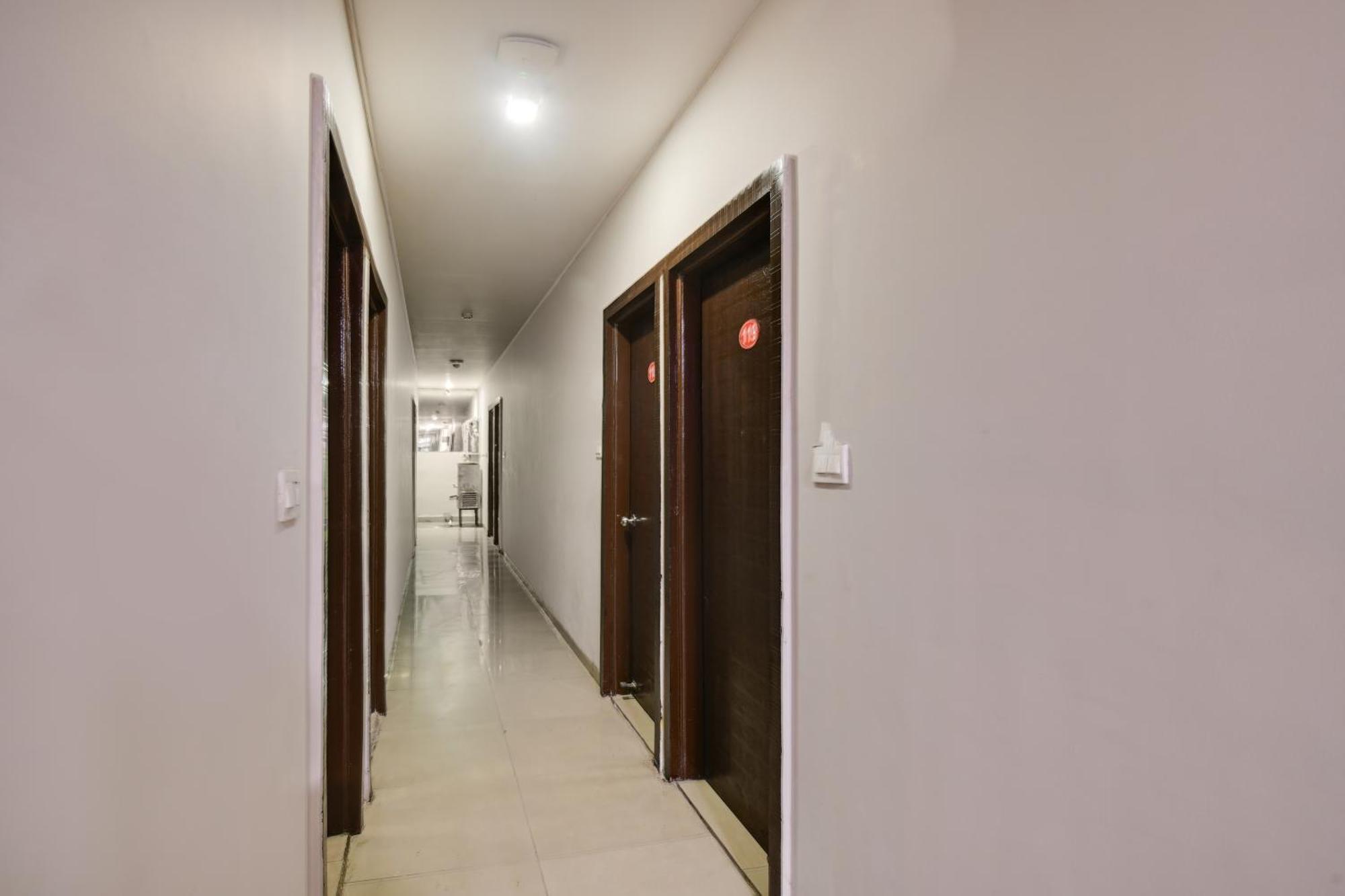 Townhouse Prime Stay Indore Esterno foto