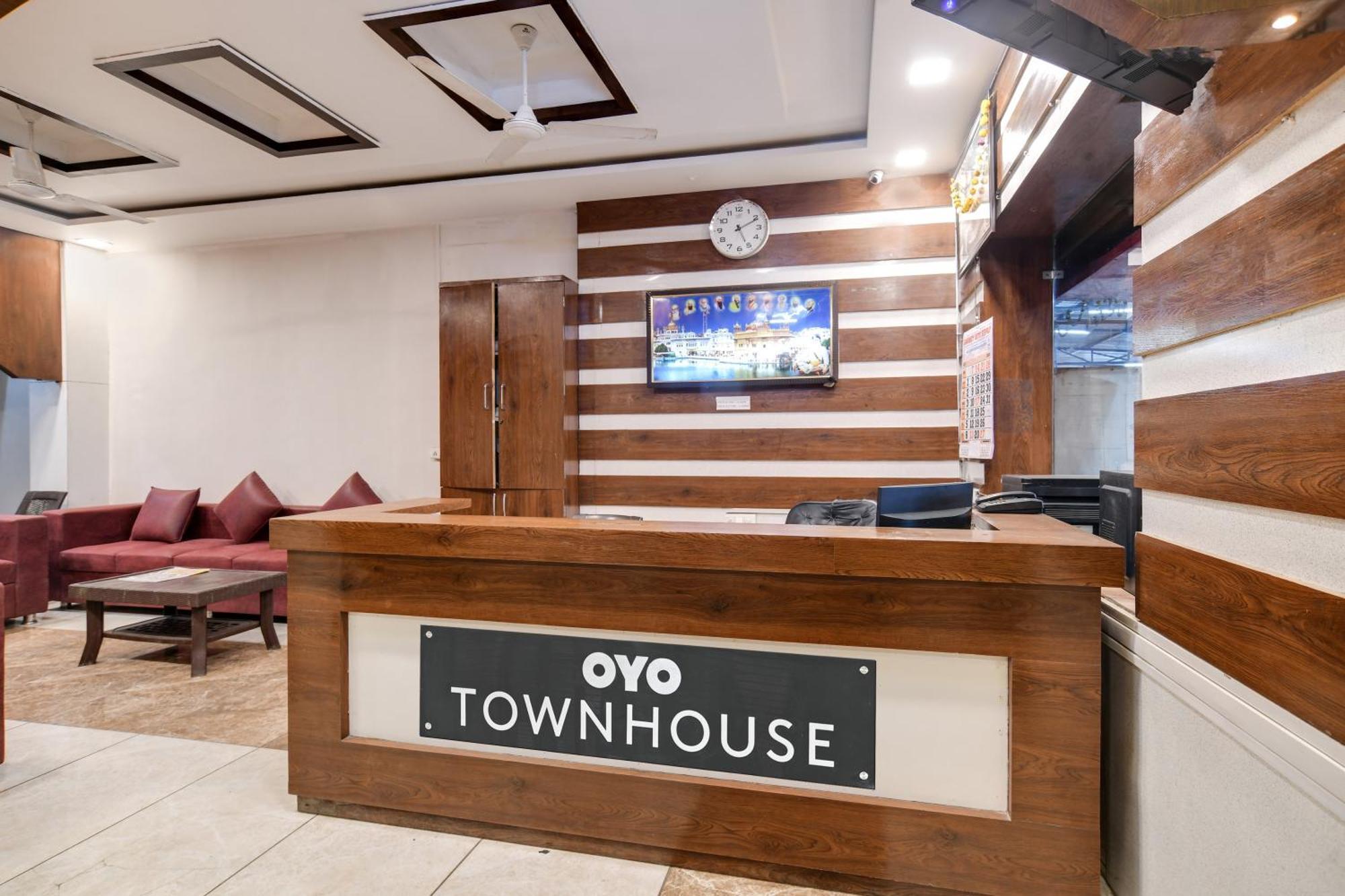 Townhouse Prime Stay Indore Esterno foto