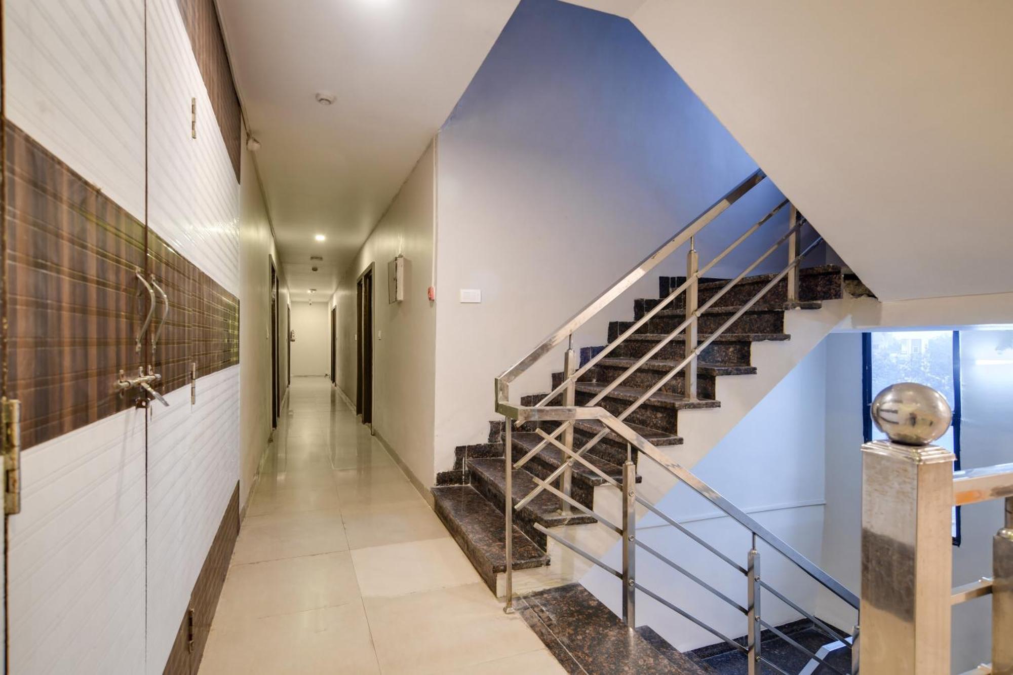 Townhouse Prime Stay Indore Esterno foto
