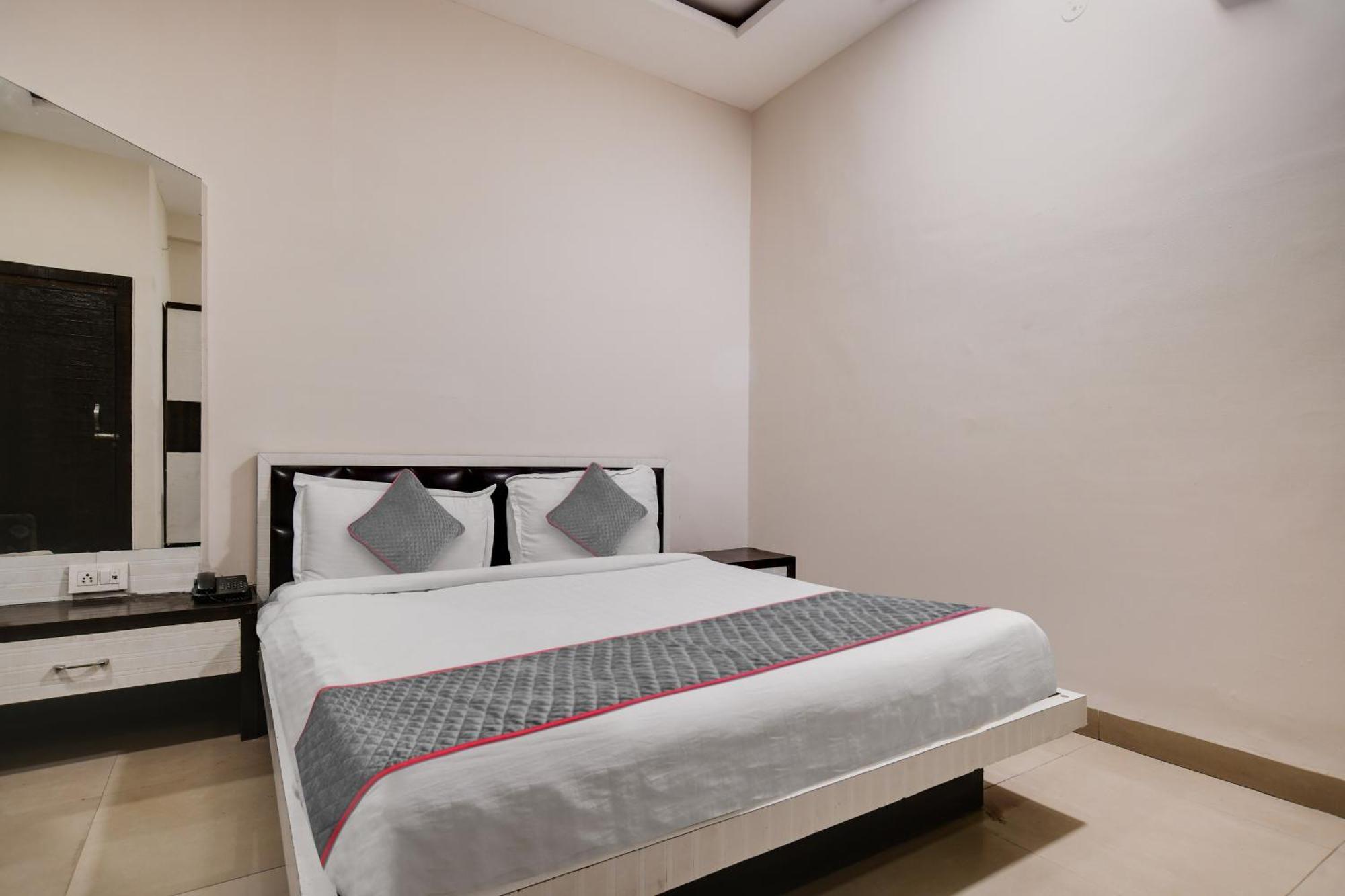 Townhouse Prime Stay Indore Esterno foto